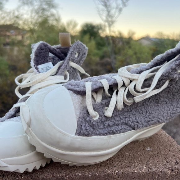 Converse lavender Sherpa lined size 8.5 - Picture 4 of 5